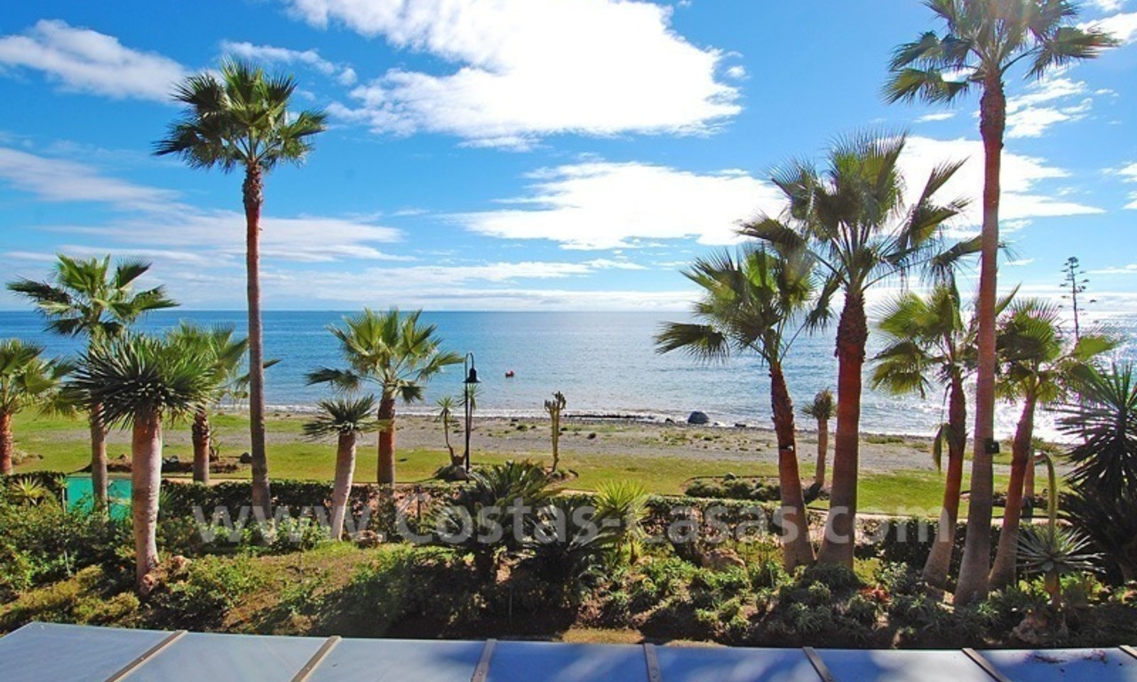 Luxe eerstelijnstrand appartement te koop, strandcomplex, New Golden Mile, Marbella - Estepona 3