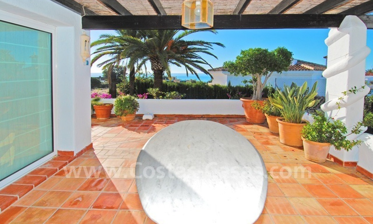 Beachside villa te koop in oost Marbella nabij het strand 7