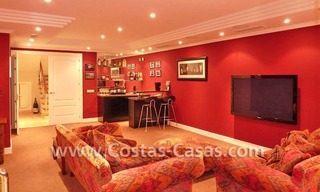 Luxe villa te koop eerstelijngolf in Nueva Andalucia te Marbella 23