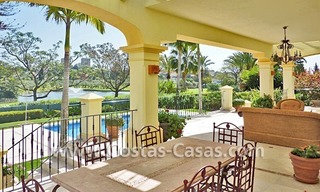 Luxe villa te koop eerstelijngolf in Nueva Andalucia te Marbella 12