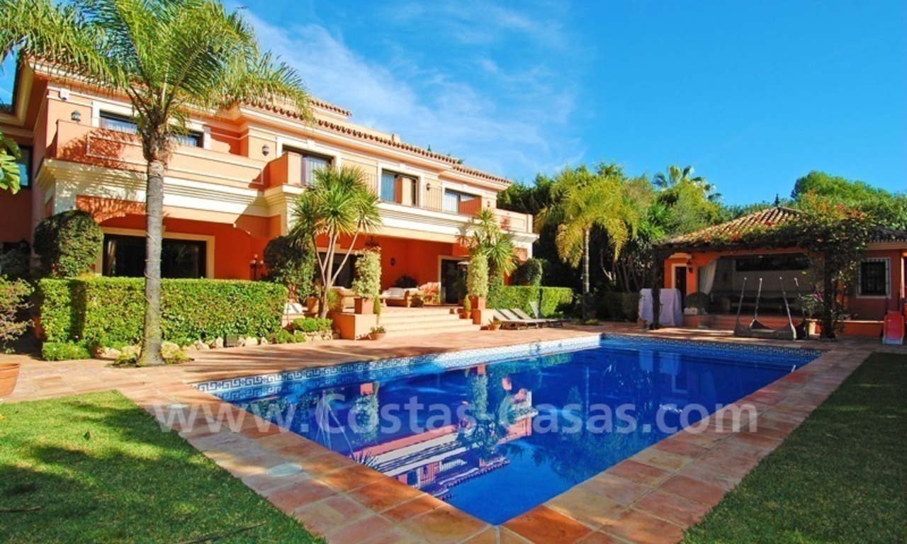 Luxe villa te koop aan de Golden Mile in Marbella 1