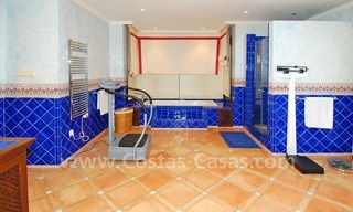 Luxe villa te koop aan de Golden Mile in Marbella 24