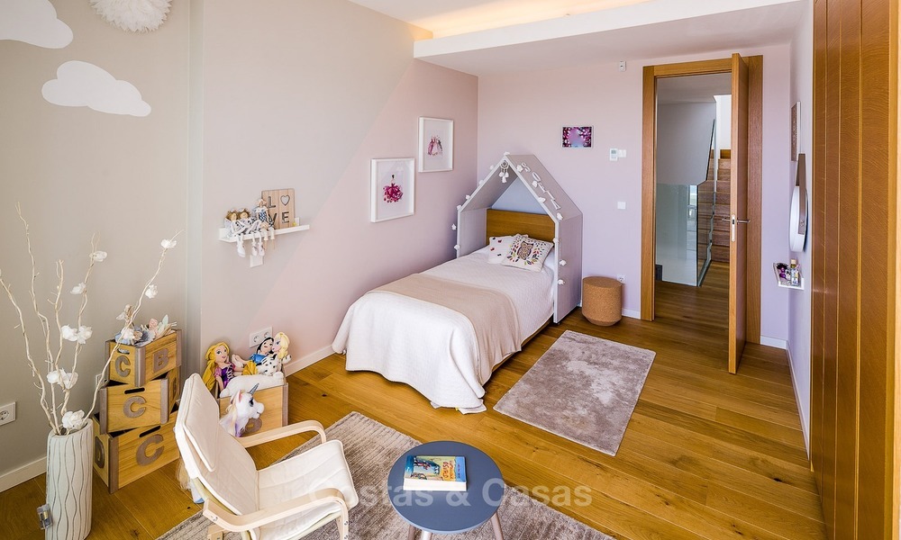 Moderne eerstelijns strand villa te koop in Marbella met schitterend zeezicht 1169