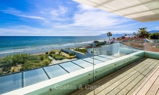 Moderne eerstelijn strand villa te koop in Marbella met schitterend zeezicht 1173 