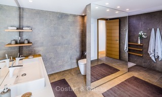 Moderne eerstelijns strand villa te koop in Marbella met schitterend zeezicht 1179 