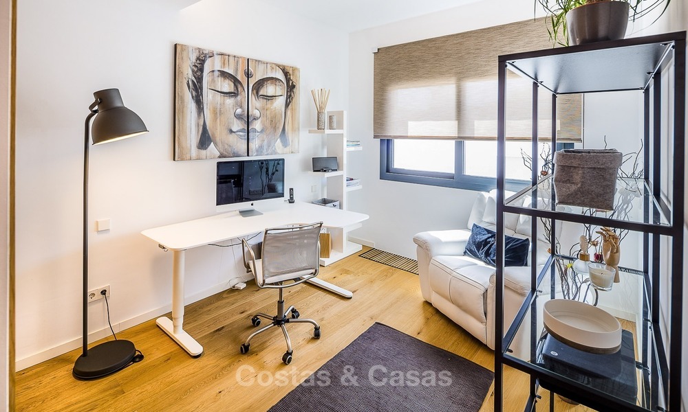 Moderne eerstelijns strand villa te koop in Marbella met schitterend zeezicht 1182