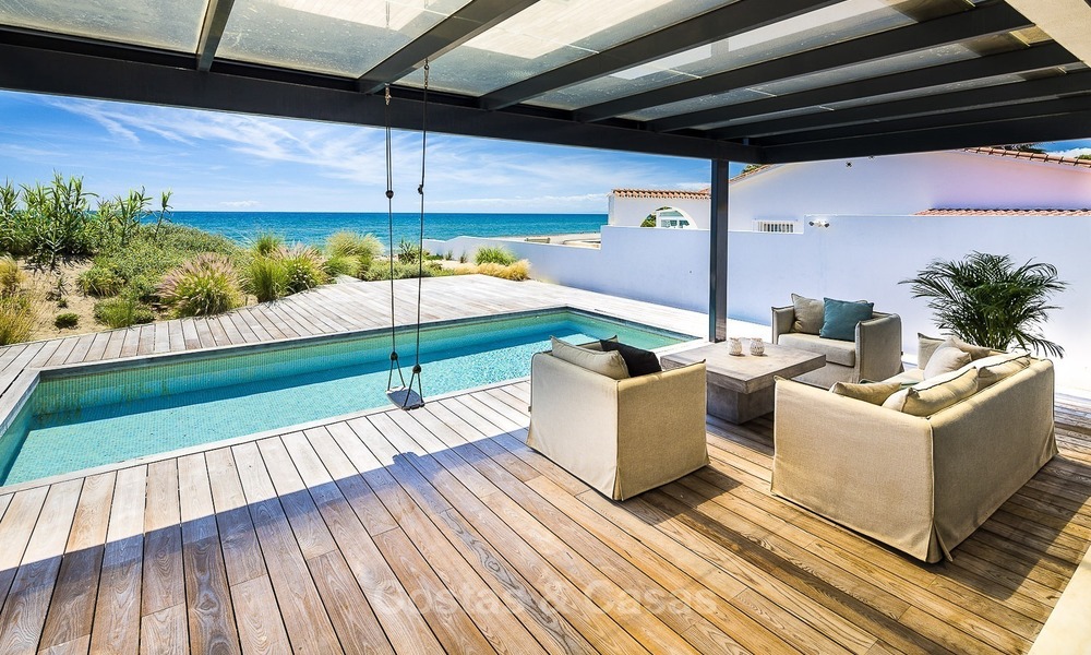 Moderne eerstelijn strand villa te koop in Marbella met schitterend zeezicht 1195