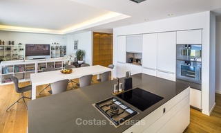 Moderne eerstelijns strand villa te koop in Marbella met schitterend zeezicht 1197 