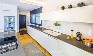 Moderne eerstelijns strand villa te koop in Marbella met schitterend zeezicht 1198 