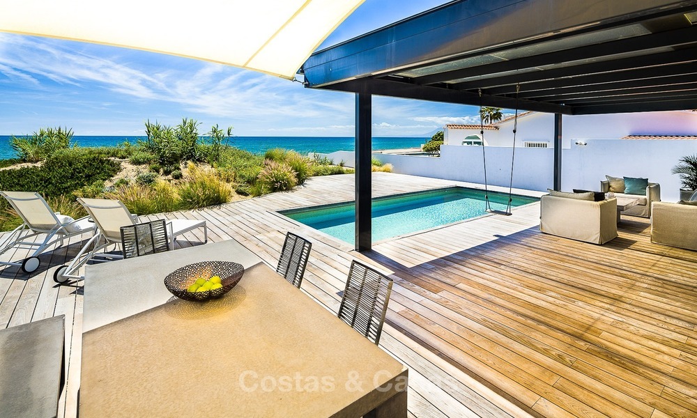 Moderne eerstelijns strand villa te koop in Marbella met schitterend zeezicht 1200