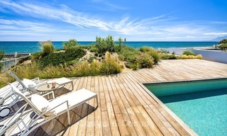 Moderne eerstelijns strand villa te koop in Marbella met schitterend zeezicht 1201 