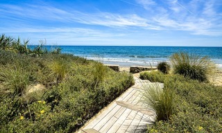 Moderne eerstelijn strand villa te koop in Marbella met schitterend zeezicht 1203 