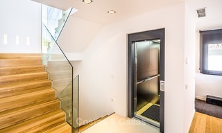 Moderne eerstelijns strand villa te koop in Marbella met schitterend zeezicht 1213 