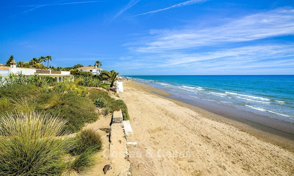 Moderne eerstelijns strand villa te koop in Marbella met schitterend zeezicht 1159
