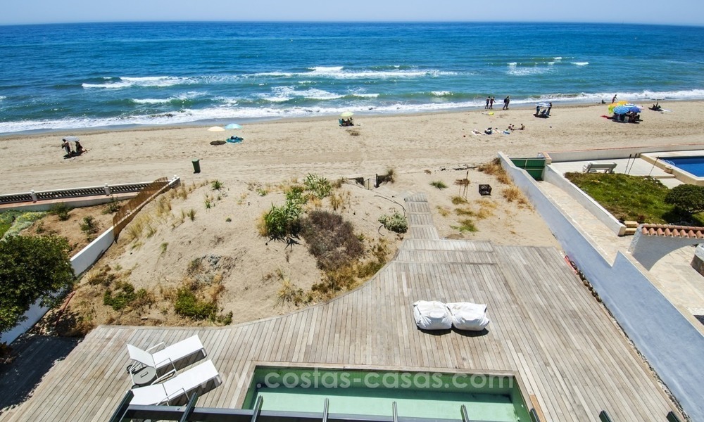 Moderne eerstelijn strand villa te koop in Marbella met schitterend zeezicht 1217