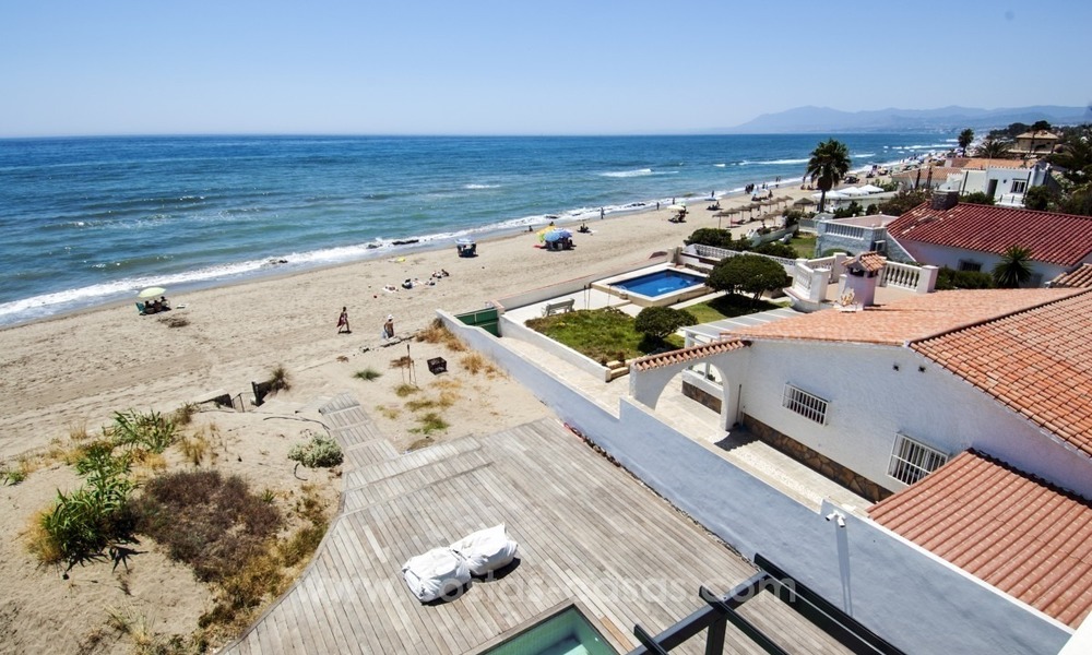 Moderne eerstelijn strand villa te koop in Marbella met schitterend zeezicht 1218