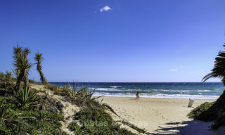 Moderne eerstelijn strand villa te koop in Marbella met schitterend zeezicht 17211 