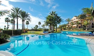 Eerstelijn strand luxe appartement te koop op de New Golden Mile tussen Puerto Banus - Marbella en Estepona centrum 17