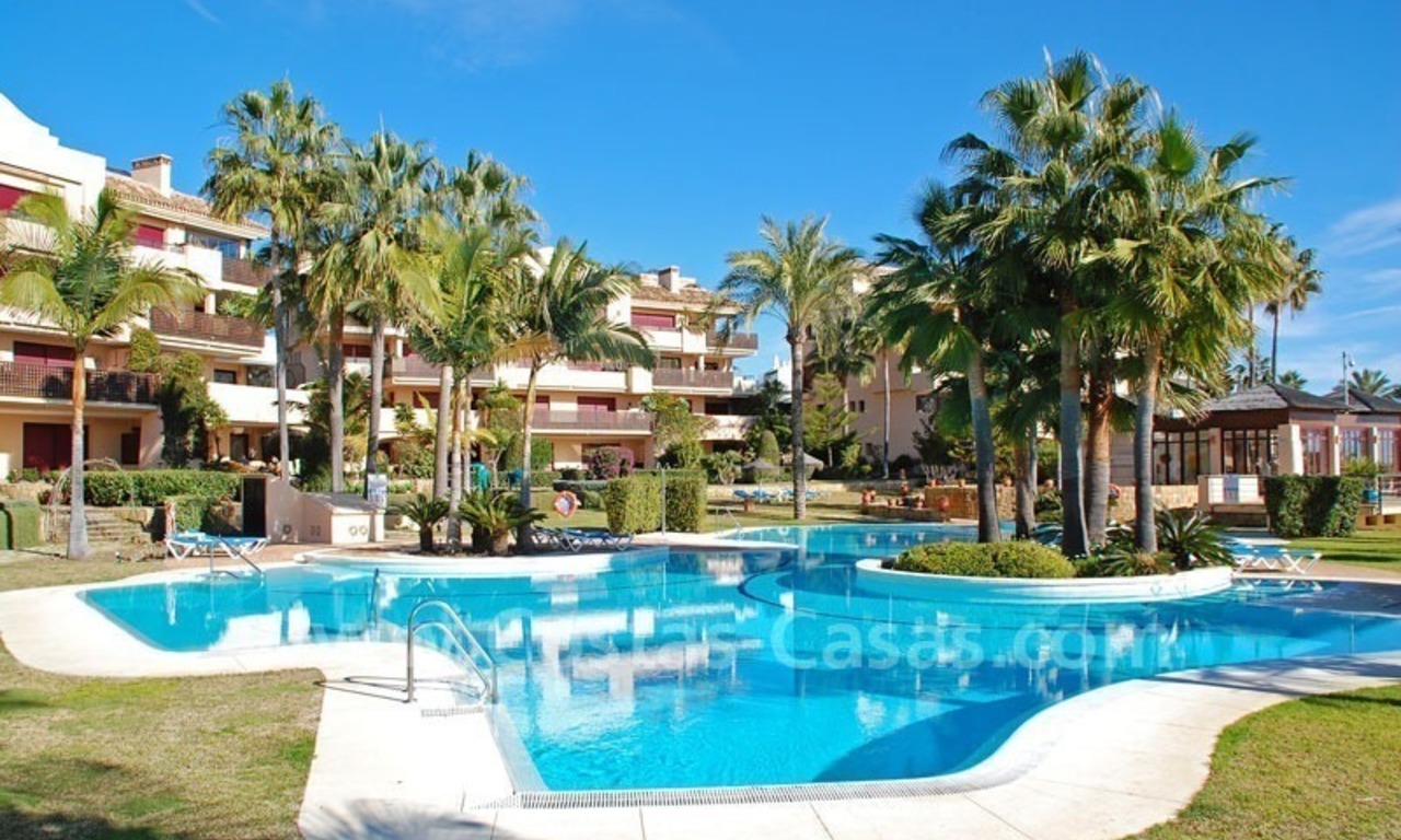 Eerstelijn strand luxe appartement te koop op de New Golden Mile tussen Puerto Banus - Marbella en Estepona centrum 18