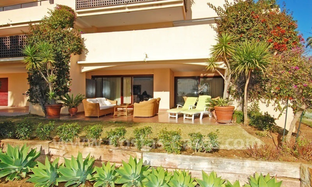 Eerstelijn strand luxe appartement te koop op de New Golden Mile tussen Puerto Banus - Marbella en Estepona centrum 2