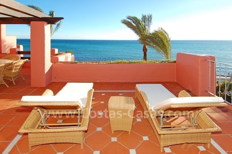 Luxe eerstelijn strand hoek penthouse appartement te koop, New Golden Mile, Marbella - Estepona