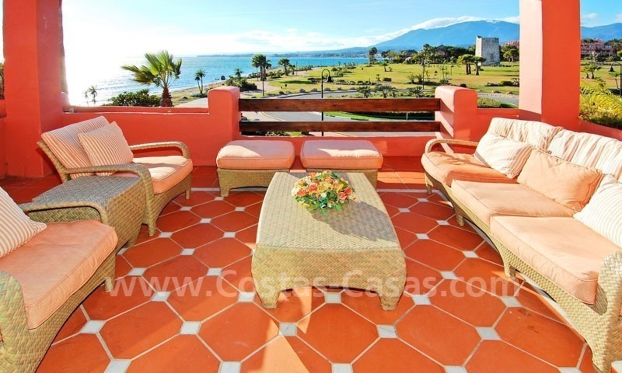 Luxe eerstelijn strand hoek penthouse appartement te koop, New Golden Mile, Marbella - Estepona 16