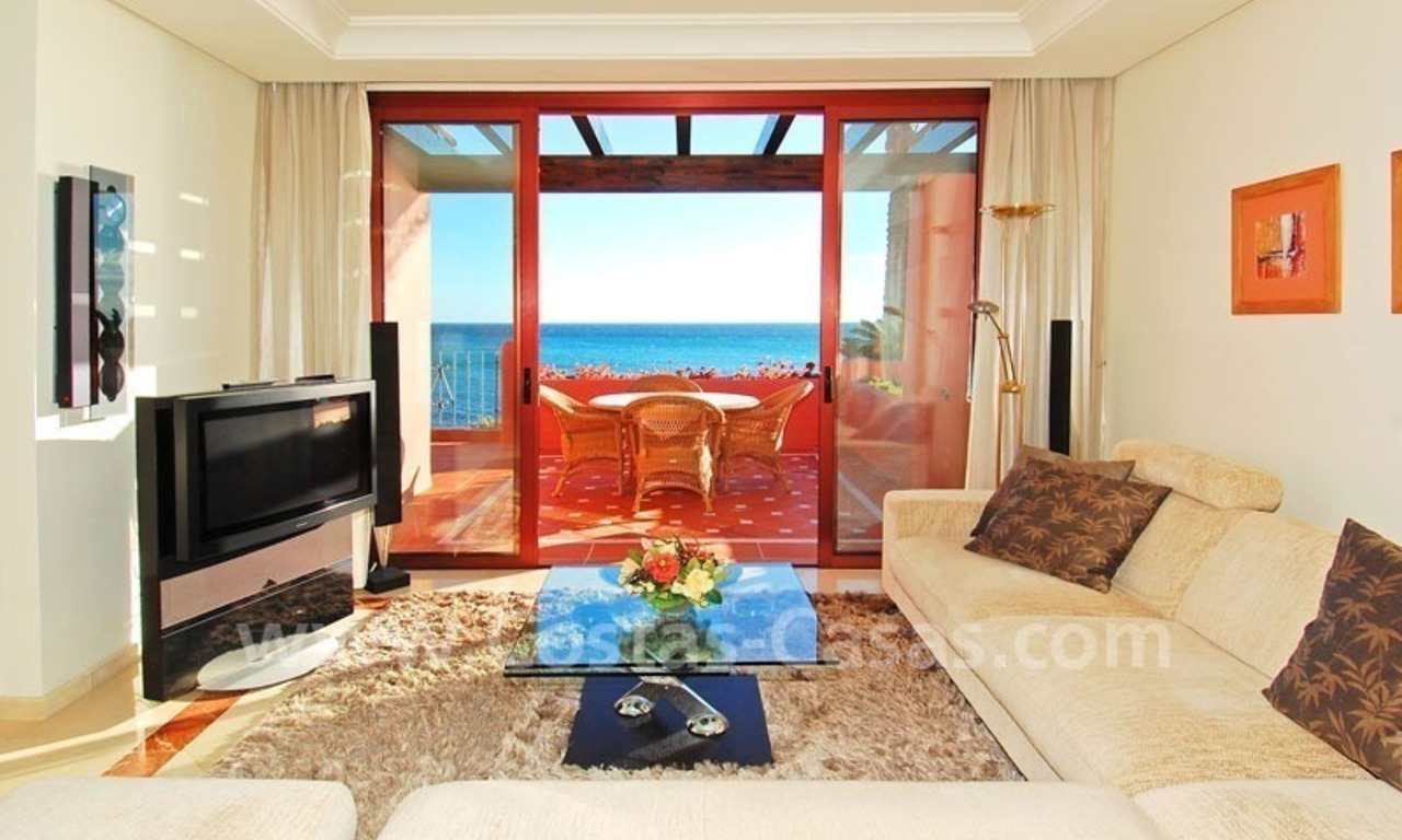 Luxe eerstelijn strand hoek penthouse appartement te koop, New Golden Mile, Marbella - Estepona 19