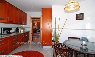 Beachside appartementen te koop, tweedelijnstrand complex, New Golden Mile, Marbella - Estepona 3