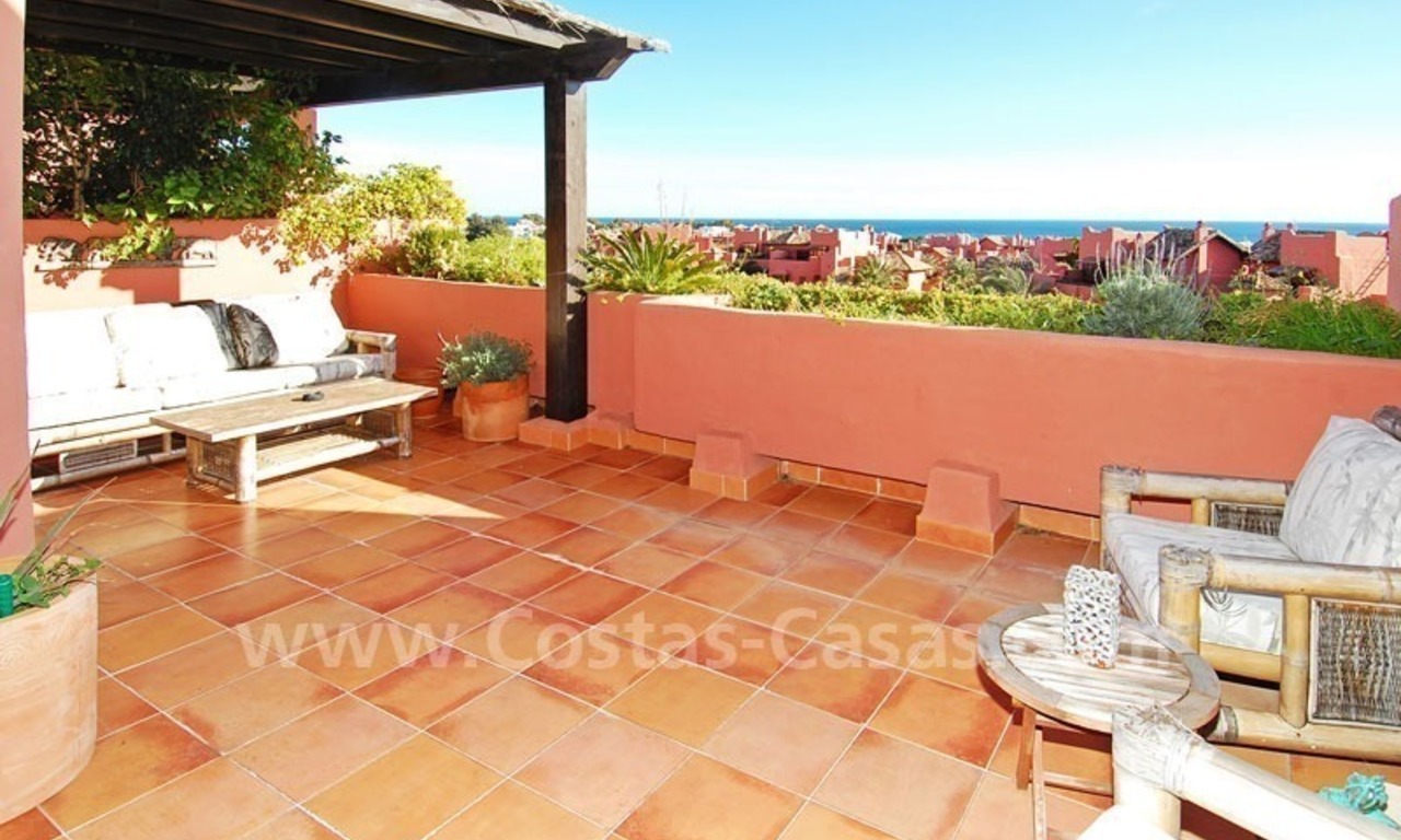 Beachside appartementen te koop, tweedelijnstrand complex, New Golden Mile, Marbella - Estepona 1
