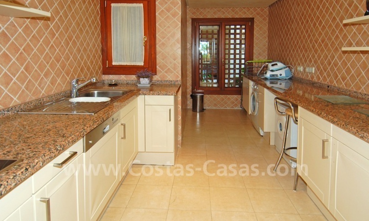 Luxe appartement te koop, eerstelijn strand complex, New Golden Mile, Marbella - Estepona 4