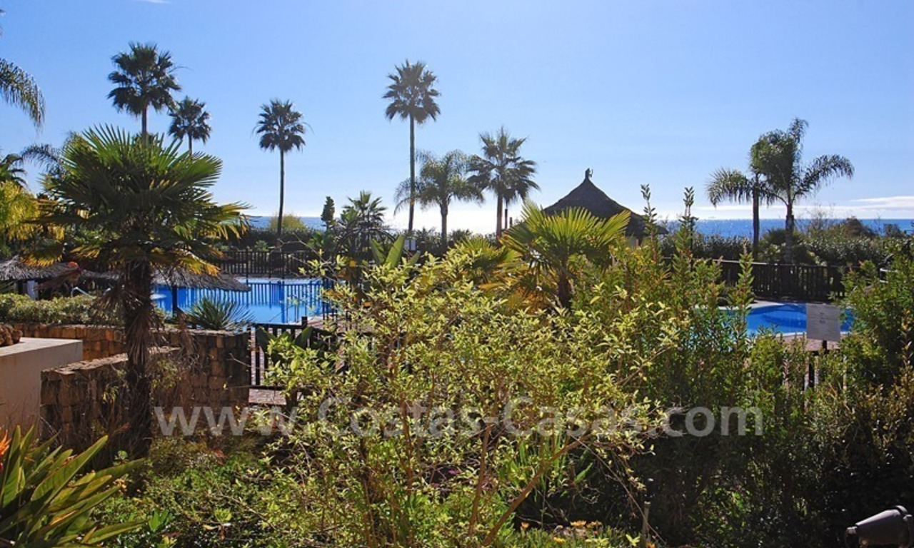 Luxe appartement te koop, eerstelijn strand complex, New Golden Mile, Marbella - Estepona 11