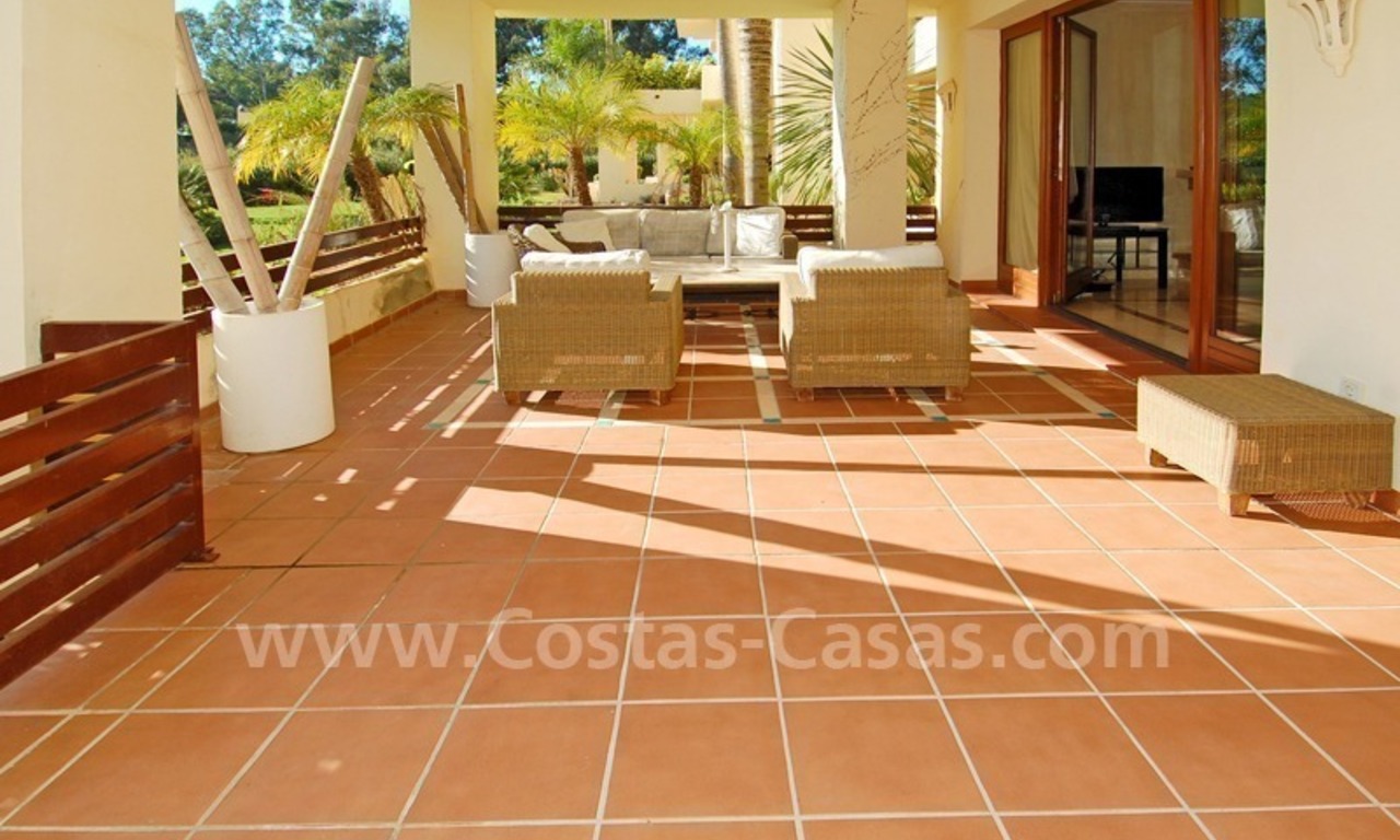 Luxe appartement te koop, eerstelijn strand complex, New Golden Mile, Marbella - Estepona 2