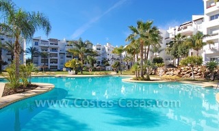 Luxe beachside appartement te koop op de New Golden Mile tussen Marbella en Estepona 19