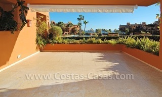 Luxe appartement te koop in een eerstelijnstrand complex op de New Golden Mile tussen Marbella en Estepona 1