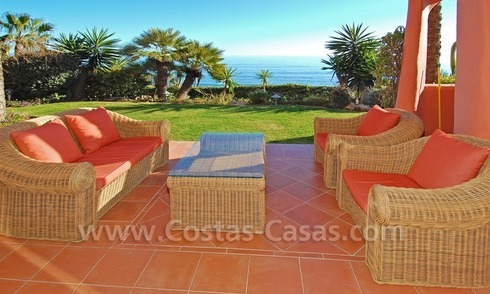 Luxe eerstelijn strand hoek appartement te koop, New Golden Mile, Marbella - Estepona 