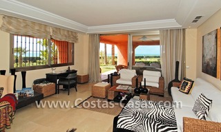 Eerstelijnsstrand luxe appartement te koop in Marbella 7