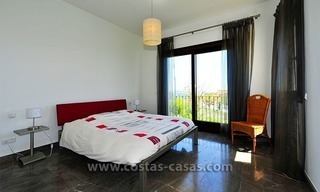 Modern-Andalusiche villa te koop op Golfresort tussen Marbella en Estepona, New Golden Mile, Costa del Sol 27