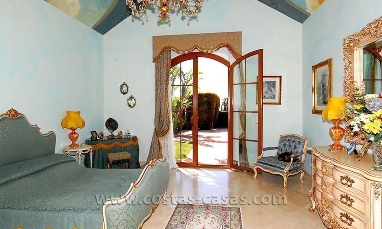 Urgente verkoop! Villa in Andalusische stijl te koop in Estepona, Marbella 19