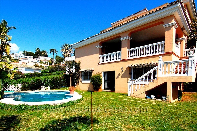 Villa in Spaanse stijl te koop in Nueva Andalucía, Marbella