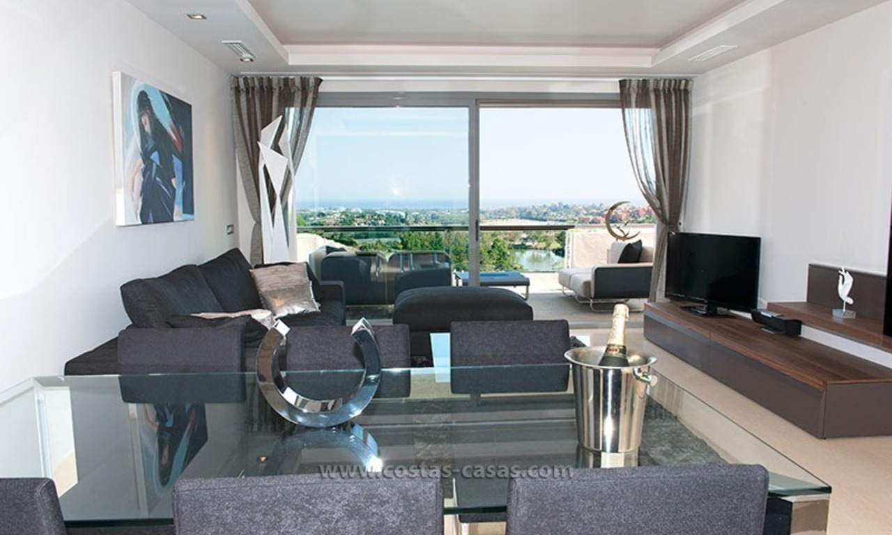 Nieuw luxe penthouse vakantie appartement te huur in moderne stijl in Marbella – Benahavis, Costa del Sol 12