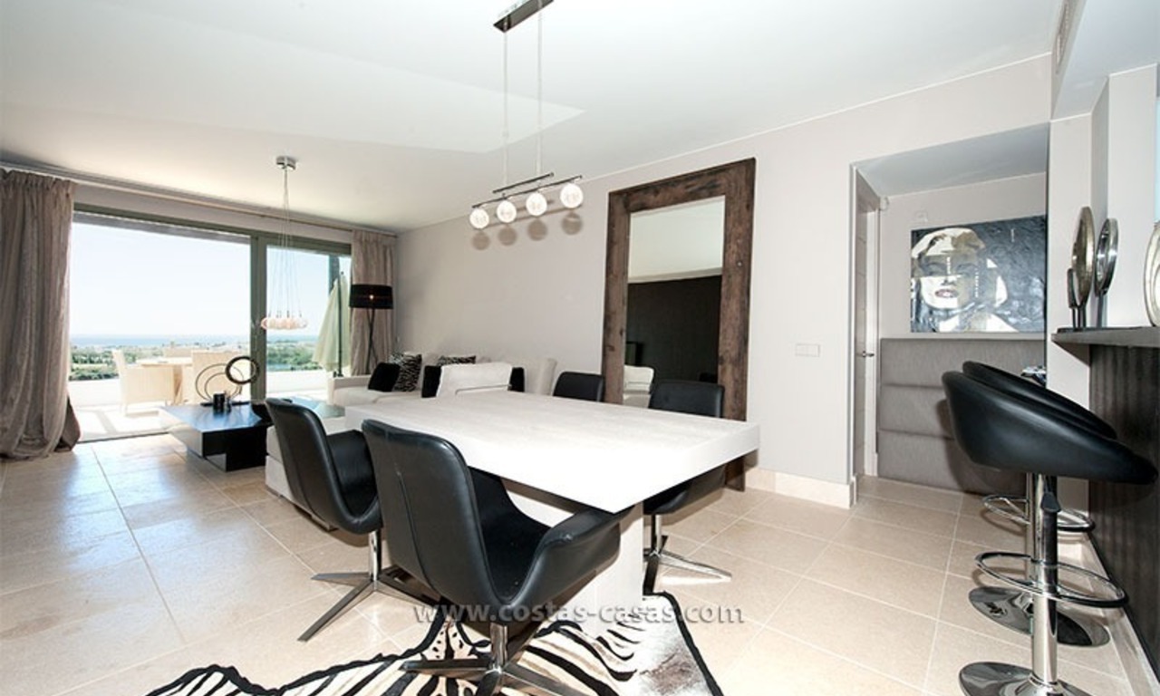 Nieuw luxe vakantie appartement te huur in moderne stijl in golfresort, Marbella – Benahavis, Costa del Sol 10