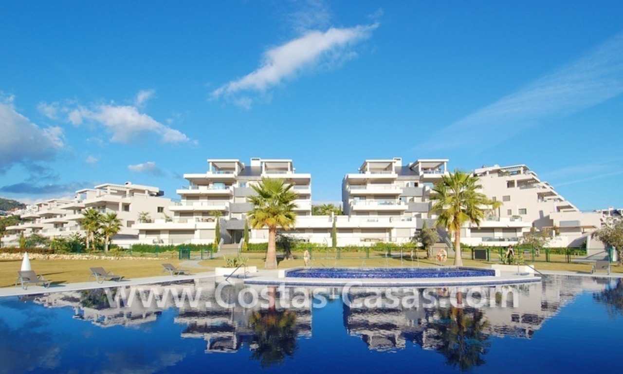 Nieuw luxe penthouse vakantie appartement te huur in moderne stijl in Marbella – Benahavis, Costa del Sol 24
