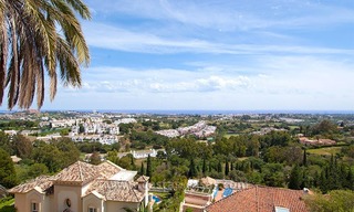 Villa te koop in een up-market gebied van Nueva Andalucia te Marbella 9