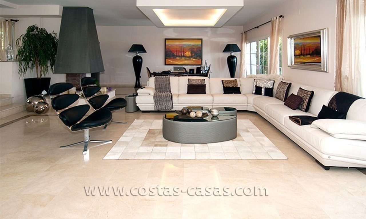 Luxe moderne villa in Andalusische stijl te koop in Sierra Blanca, Marbella 26