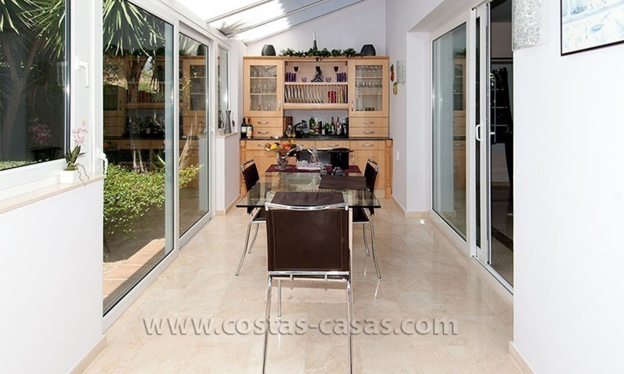 Luxe moderne villa in Andalusische stijl te koop in Sierra Blanca, Marbella 28