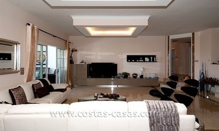 Luxe moderne villa in Andalusische stijl te koop in Sierra Blanca, Marbella 23
