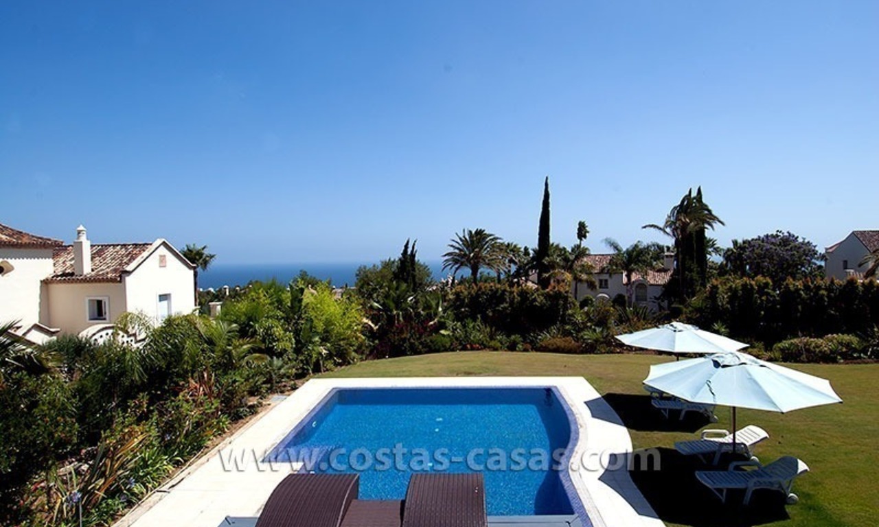 Luxe moderne villa in Andalusische stijl te koop in Sierra Blanca, Marbella 17