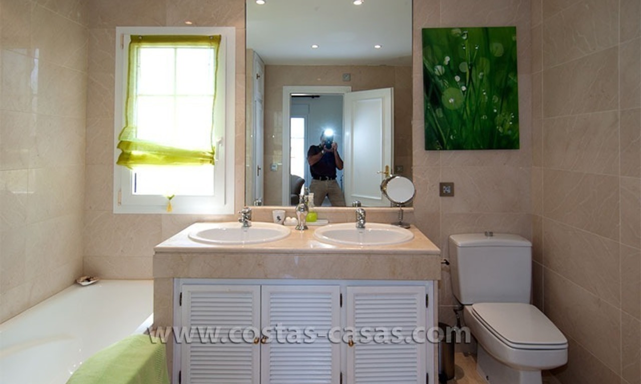 Luxe moderne villa in Andalusische stijl te koop in Sierra Blanca, Marbella 41