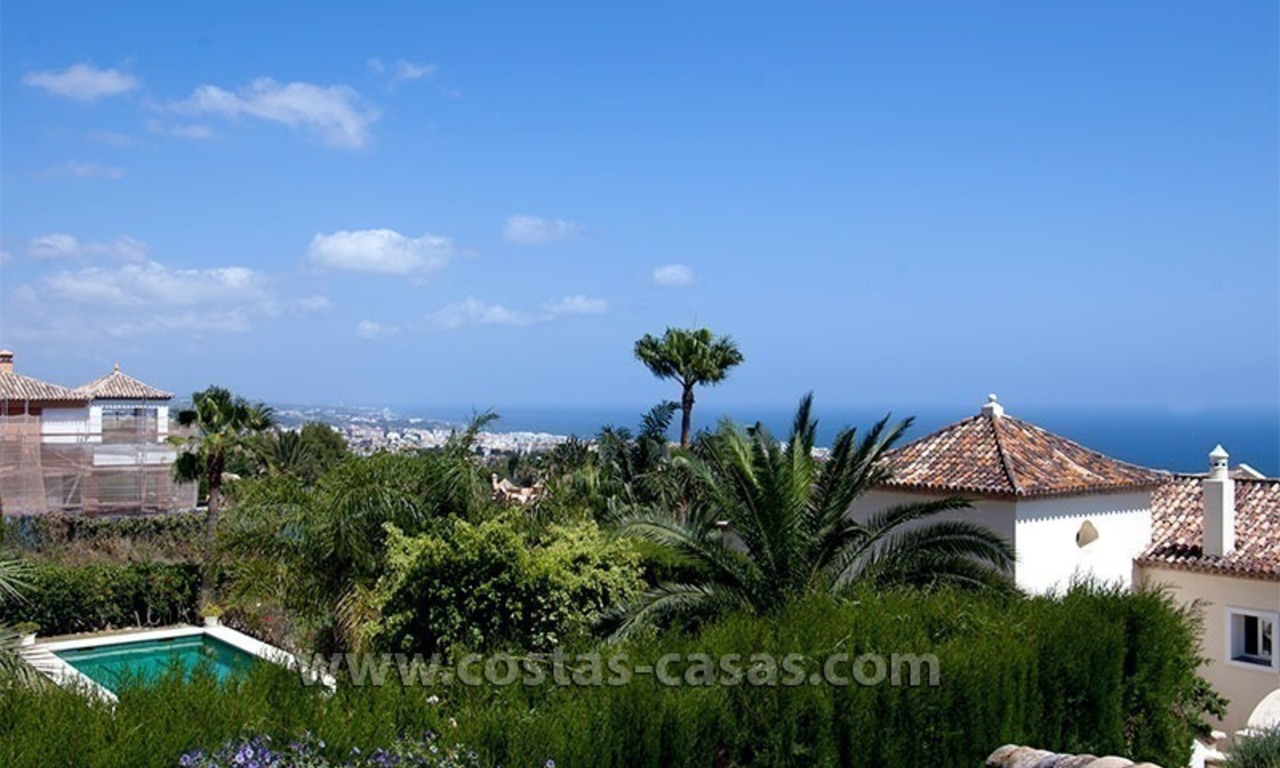 Luxe moderne villa in Andalusische stijl te koop in Sierra Blanca, Marbella 10