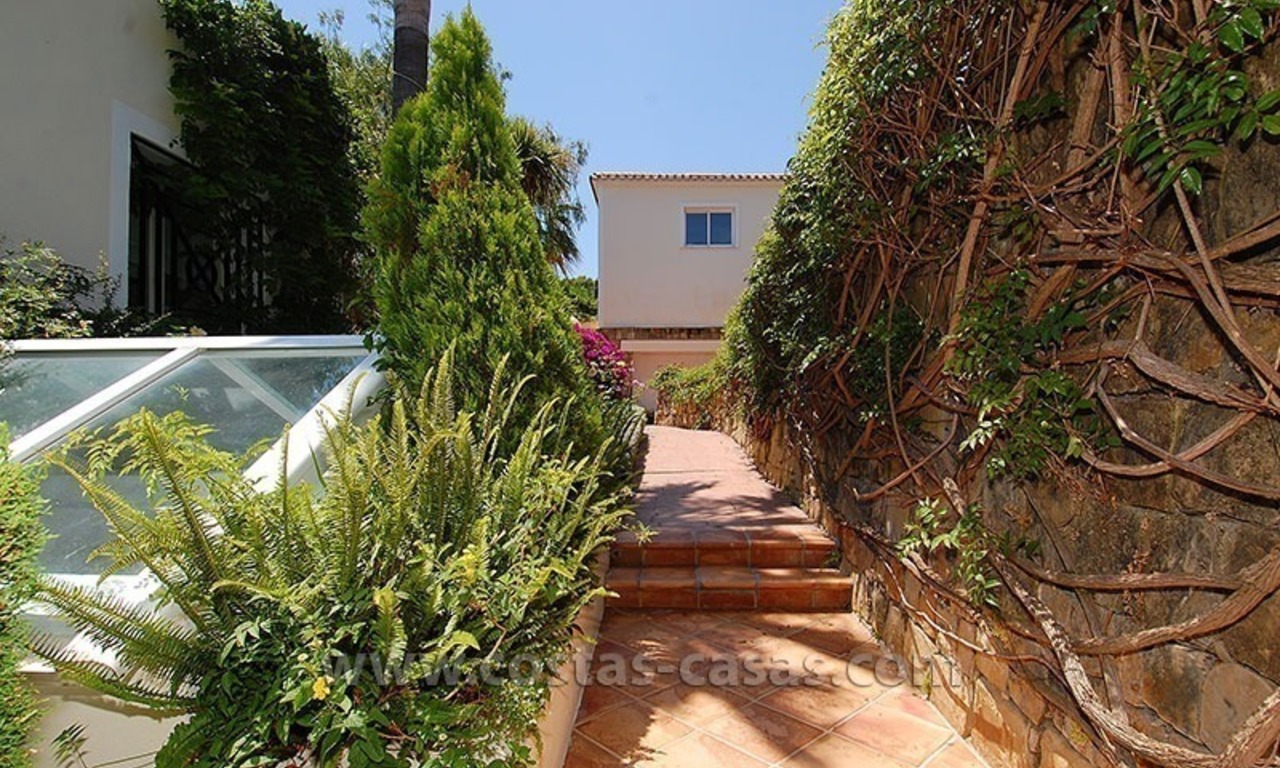 Te koop: Villa gelegen direct aan golfbaan in Marbella – Benahavís 10